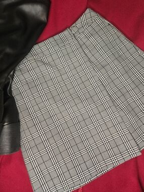 A New Day Plaid Mini Skirt Size 6 Black White Preppy Wrap Skirt Pockets